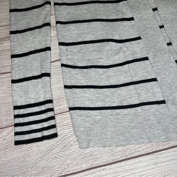 EXPRESS Open Front Long Sleeve Stripe Cardigan - Picture 2 of 10